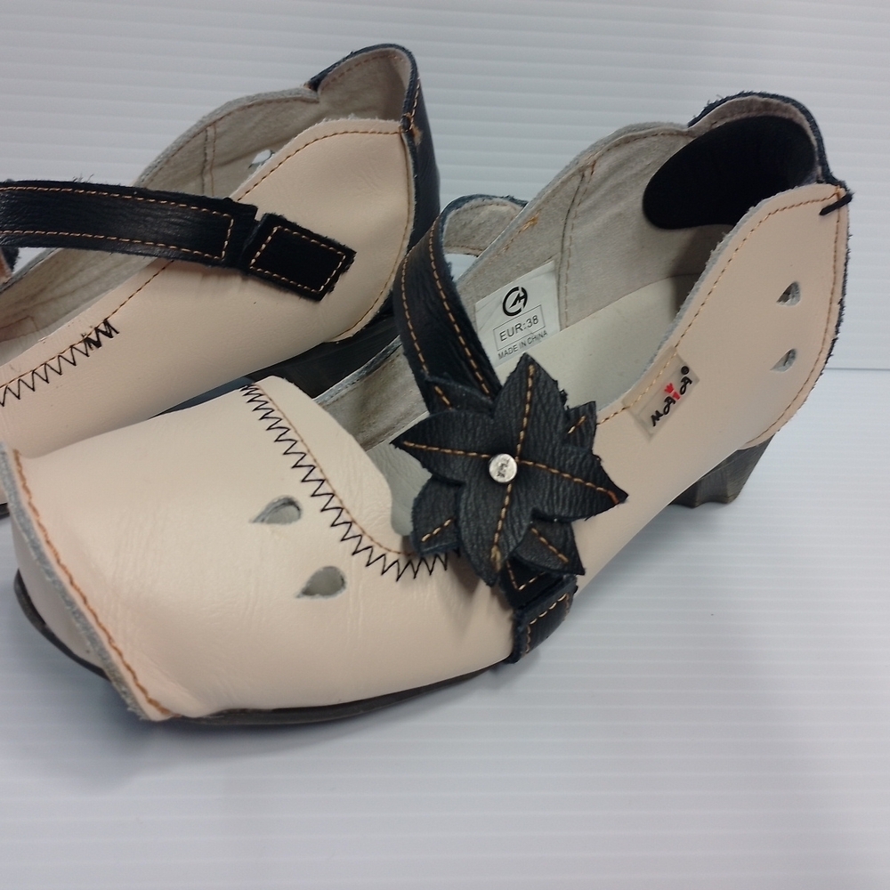 MAIA Retro Chic Cream and Black Women's Heels - Picture 2 of 9